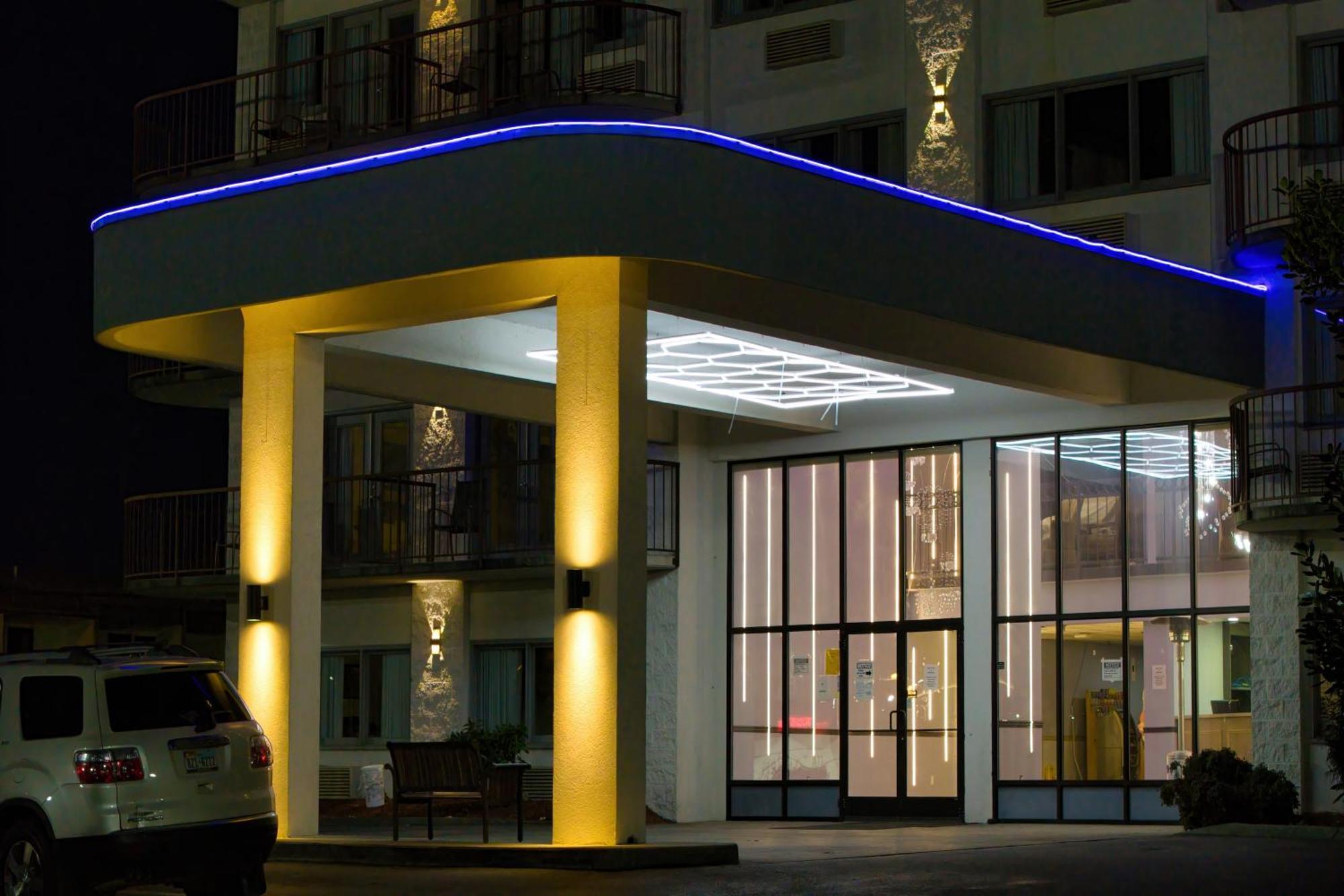 Park Tower Inn Піджен-Фордж Екстер'єр фото
